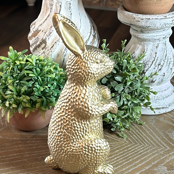NEW! Shabby Chic Farmhouse Spring Garden Bunny Rabbit Metallic Gold Resin Statue - Picture 2 of 8